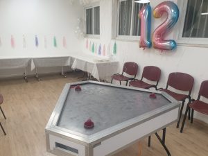 שולחן הוקי אויר משולש
